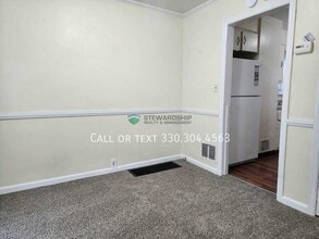 323 Hayes Ave in Cuyahoga Falls, OH - Building Photo - Building Photo