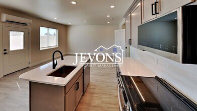 413 S 97th Ave in Yakima, WA - Building Photo - Building Photo