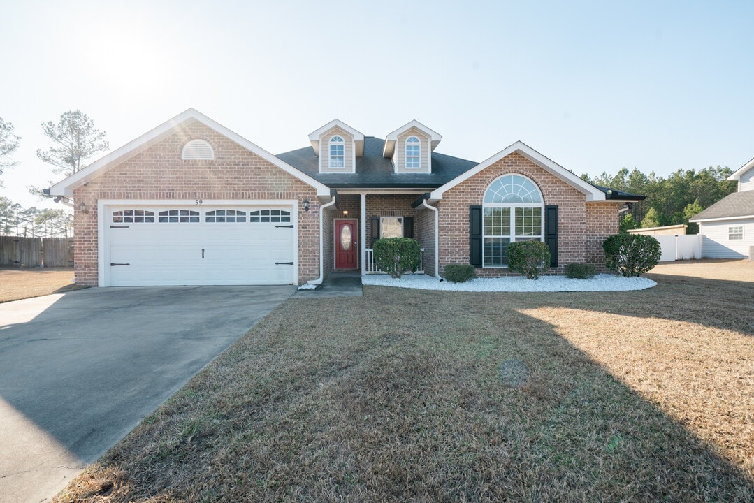 59 Forest St NE in Ludowici, GA - Building Photo