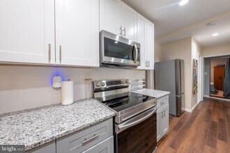 2205 Emerald St in Philadelphia, PA - Building Photo - Building Photo
