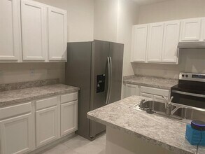 1386 Yellow Finch Dr in Davenport, FL - Building Photo - Building Photo