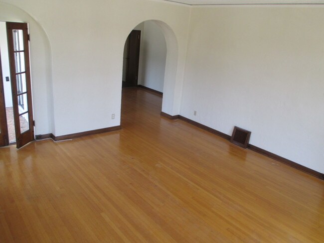 209 Belmont Ave-Unit -C in Long Beach, CA - Foto de edificio - Building Photo