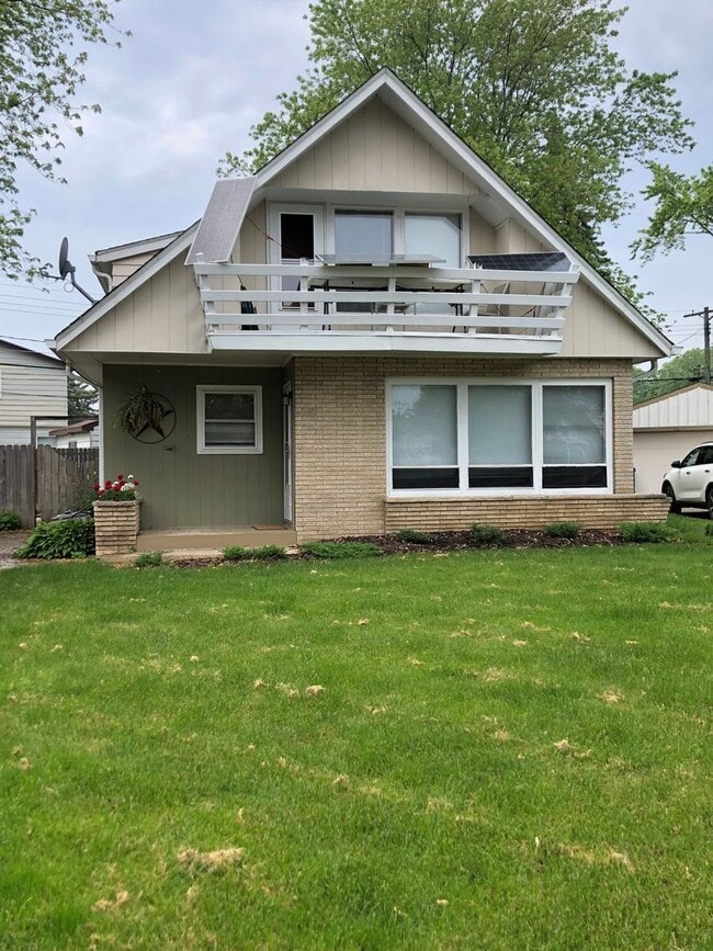 property at 3714 Astoria Dr