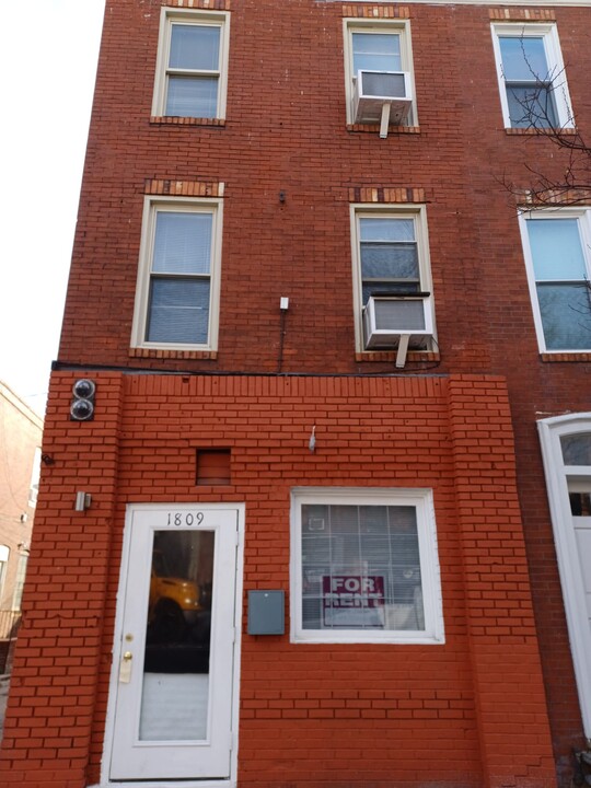 1809 Eastern Ave in Baltimore, MD - Foto de edificio