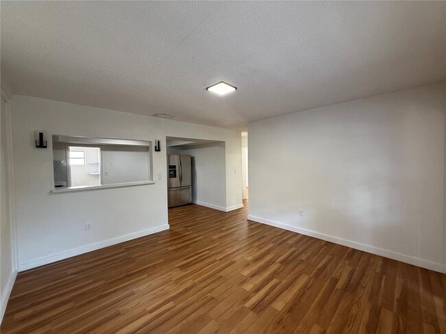 6301 Moseley St in Hollywood, FL - Foto de edificio - Building Photo