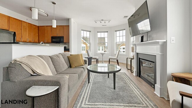 909 Mansion Dr, Unit 712-402 in Frederick, MD - Building Photo - Building Photo