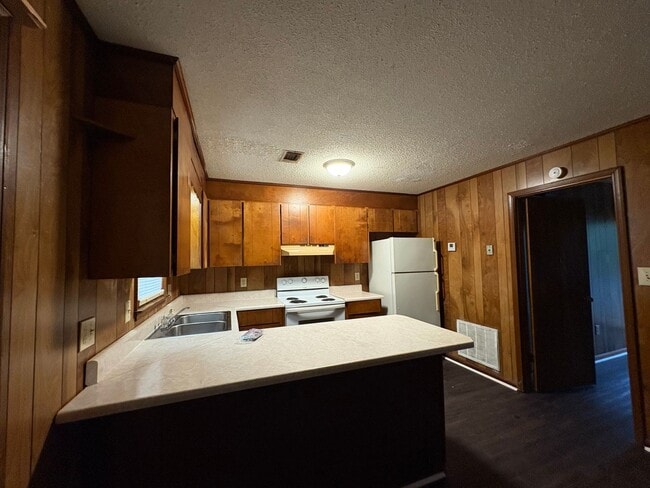 130 Tyrone Blvd in Macon, GA - Building Photo - Building Photo