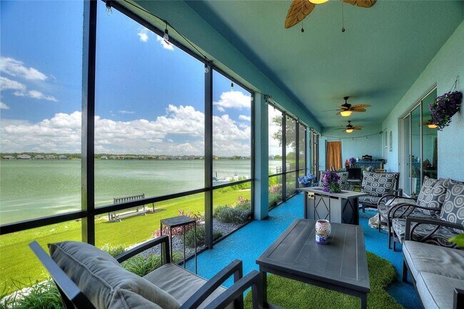 585 Blue Cypress Dr in Groveland, FL - Building Photo - Building Photo