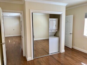 7517 Herschel Ave in San Diego, CA - Building Photo - Building Photo