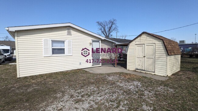 318 W Colgate St in Bolivar, MO - Building Photo - Building Photo