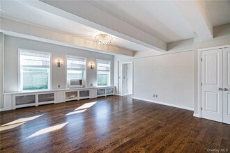 6 Palmer Ave in Scarsdale, NY - Building Photo - Building Photo