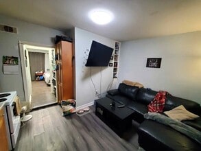 15 Swayne St in Cobourg, ON - Building Photo - Building Photo