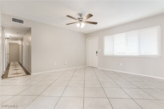 18424 Barbara Ave in Port Charlotte, FL - Foto de edificio - Building Photo