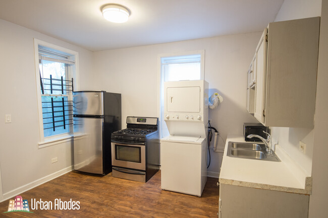 2228 W ARMITAGE AVE in Chicago, IL - Building Photo - Building Photo