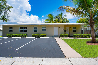 1941 Washington St in Hollywood, FL - Building Photo - Building Photo