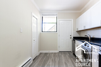 730 W Roscoe St, Unit G in Chicago, IL - Building Photo - Building Photo