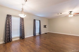 15 Ivy Ave in McAllen, TX - Building Photo - Building Photo