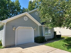 5053 Huntclub Chase in Suffolk, VA - Building Photo