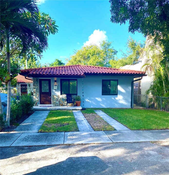 1735 SW 21st Ter in Miami, FL - Building Photo