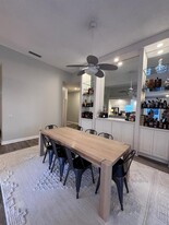 393 Kelsey Park Dr in Palm Beach Gardens, FL - Building Photo