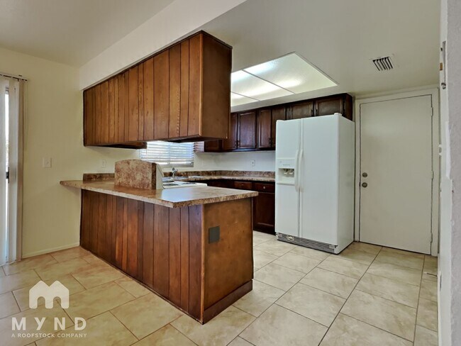 2121 W Morrow Dr in Phoenix, AZ - Building Photo - Building Photo