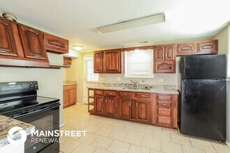 551 N Powahatan Dr in Independence, MO - Building Photo - Building Photo