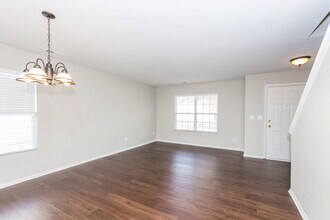 4710 Larkhaven Village Dr in Charlotte, NC - Building Photo - Building Photo