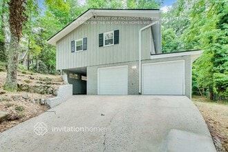 6395 El Caudillo Ct in College Park, GA - Foto de edificio - Building Photo