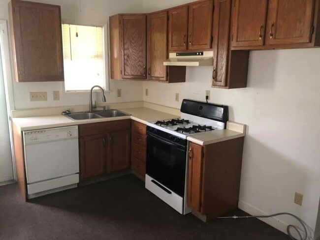 206 Butler St, Unit 206 Butler Rd