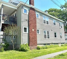 200 Lillian Ave in Syracuse, NY - Building Photo