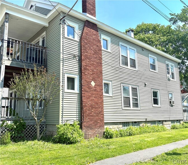 200 Lillian Ave