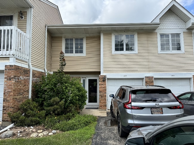 property at 1407 Oak Leaf Ln