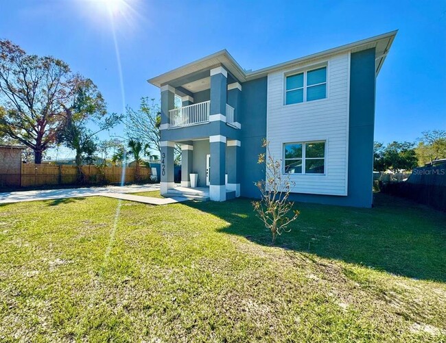3420 Temple St in Tampa, FL - Foto de edificio - Building Photo