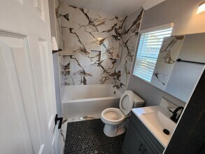 3014 Clay Ave in San Diego, CA - Building Photo - Building Photo