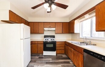 10340 Lord Dr in St. Louis, MO - Building Photo - Building Photo