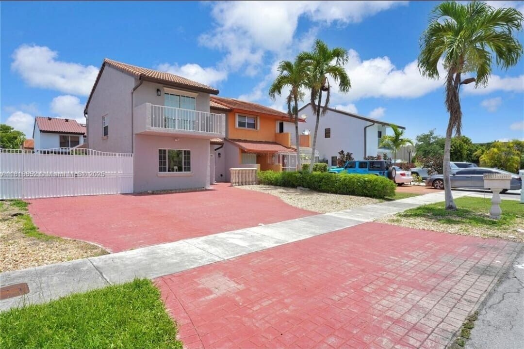 11763 SW 15th St in Miami, FL - Building Photo