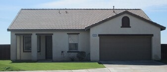 712 Dawn Ct in Imperial, CA - Building Photo