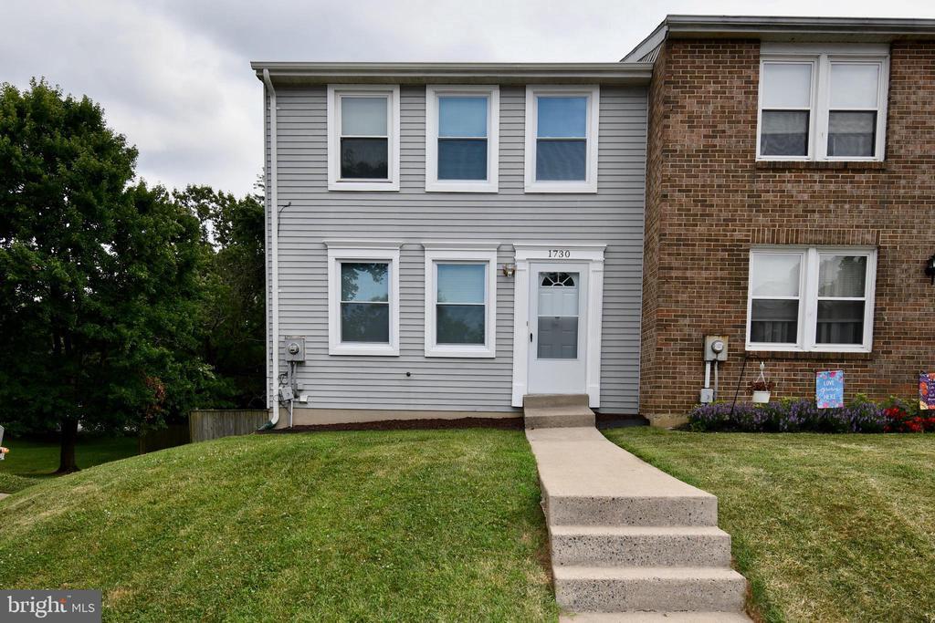 1730 Heather Ln in Frederick, MD - Building Photo