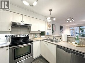 18 Smokey Smith Pl in New Westminster, BC - Building Photo - Building Photo