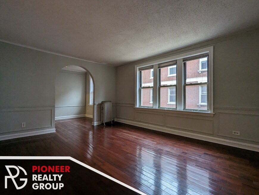 544 W Surf St, Unit 2 in Chicago, IL - Building Photo