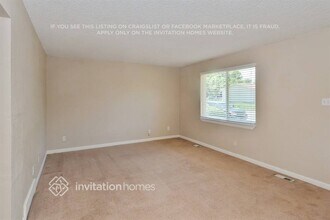 5536 Blackhawk Wy in Denver, CO - Foto de edificio - Building Photo