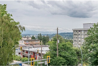 Redwood Manor in New Westminster, BC - Building Photo - Building Photo