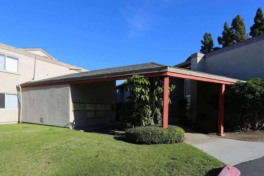 Michael Arms Apartments in La Mesa, CA - Foto de edificio