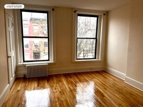 42 Woodhull St in Brooklyn, NY - Foto de edificio - Building Photo