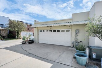 4112 Meyerwood Dr in Houston, TX - Foto de edificio - Building Photo