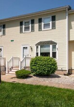 120 Newton Rd in Plaistow, NH - Building Photo - Building Photo