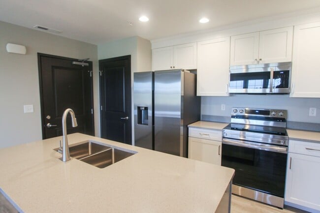 property at 2010 Legacy Ln