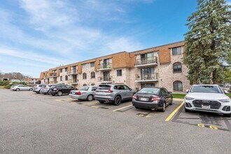 40 High St in Dedham, MA - Building Photo - Building Photo