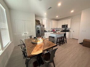 26032 Hampshire Dr in Magnolia, TX - Building Photo - Building Photo