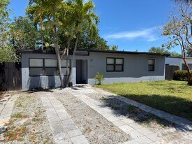 1325 NW 11th Ct in Fort Lauderdale, FL - Building Photo
